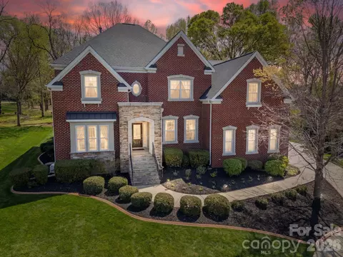 307 Hollister Estates Dr, Waxhaw, NC 28173