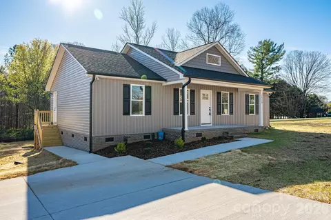 1928 Noles Cir, Lincolnton, NC 28092