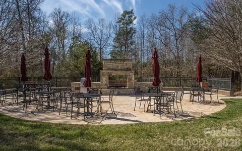 View/Area - 901 Platinum Dr, Fort Mill, SC 29708 photo 2 of 7