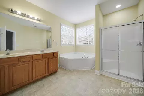 Bath - 901 Platinum Dr, Fort Mill, SC 29708 photo 1 of 3