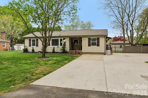 9202 Elgin Dr, Charlotte, NC 28214