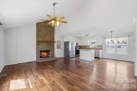 Living - 7721 Otts Cir, Stanley, NC 28164 photo 2 of 6