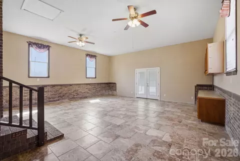 Living - 7721 Otts Cir, Stanley, NC 28164 photo 4 of 6