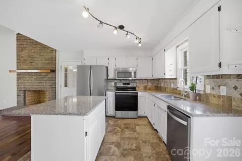 Kitchen - 7721 Otts Cir, Stanley, NC 28164 photo 1 of 1