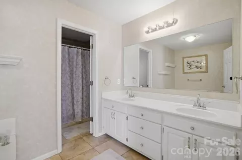 Bath - 7721 Otts Cir, Stanley, NC 28164 photo 1 of 3