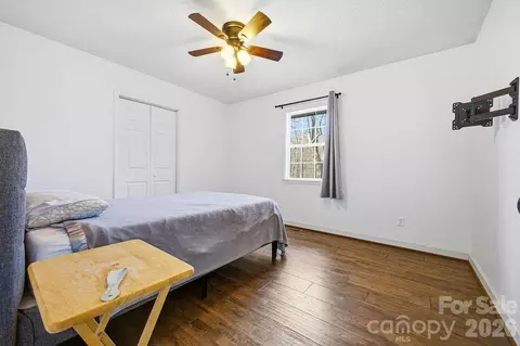 Bedroom - 373 Fox Trace Dr, Sylva, NC 28779 photo 4 of 8