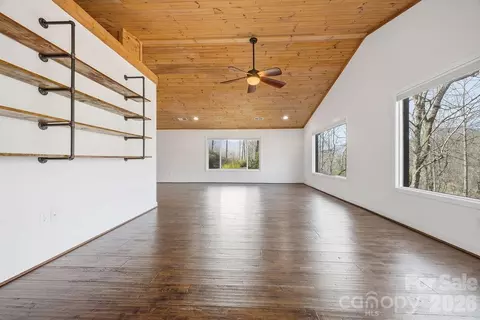Living - 373 Fox Trace Dr, Sylva, NC 28779 photo 6 of 9
