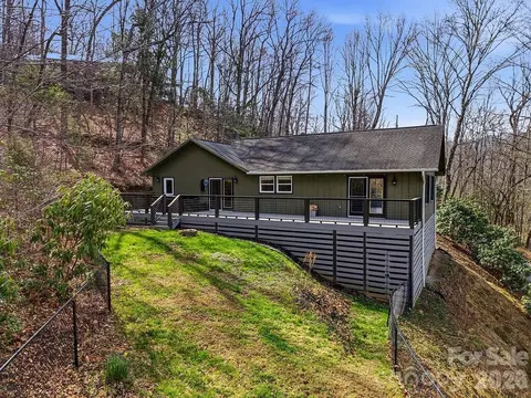 373 Fox Trace Dr, Sylva, NC 28779