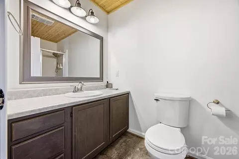 Bath - 373 Fox Trace Dr, Sylva, NC 28779 photo 1 of 3