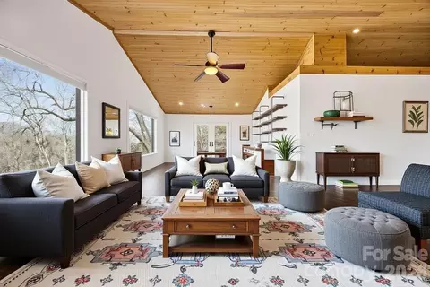 Living - 373 Fox Trace Dr, Sylva, NC 28779 photo 4 of 9