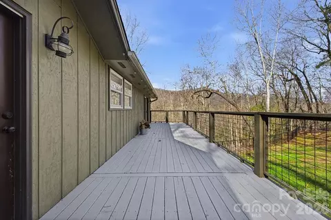 Exterior - 373 Fox Trace Dr, Sylva, NC 28779 photo 3 of 6