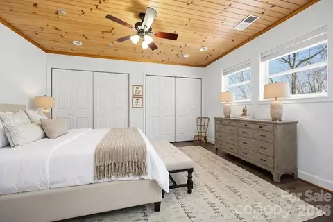 Bedroom - 373 Fox Trace Dr, Sylva, NC 28779 photo 2 of 8