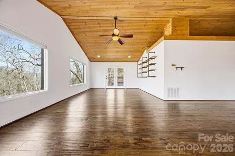 Living - 373 Fox Trace Dr, Sylva, NC 28779 photo 5 of 9