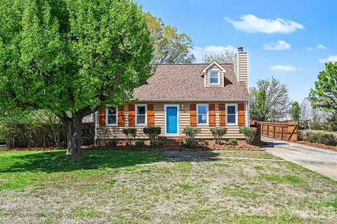 3408 Farm Lake Dr, Concord, NC 28027