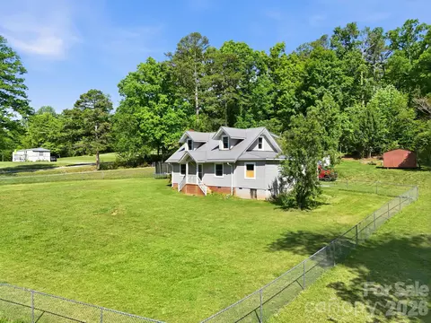5054 Sugar Hill Rd, Marion, NC 28752