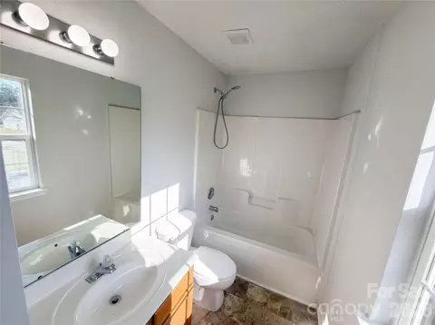 Bath - 3461 E Fairmeadow Dr, Lancaster, SC 29720 photo 2 of 3