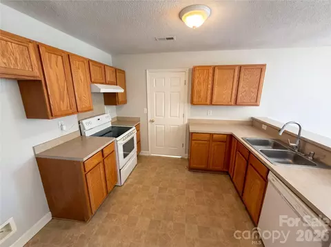 Kitchen - 3461 E Fairmeadow Dr, Lancaster, SC 29720 photo 1 of 3