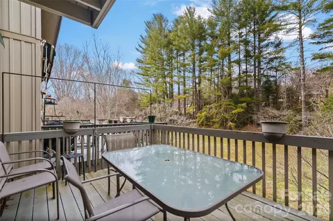 125 Winchester Dr, Waynesville, NC 28785
