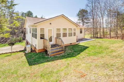 216 Pickens Rd, Weaverville, NC 28787