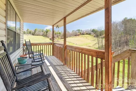216 Pickens Rd, Weaverville, NC 28787