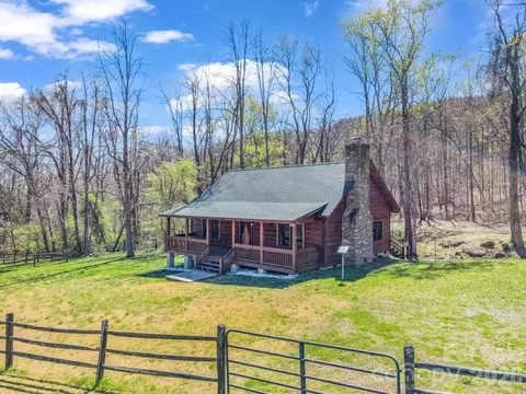 175 Pink Campbell Rd, Landrum, SC 29356