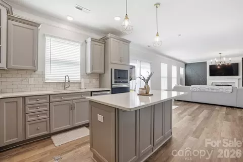 Kitchen - 1088 Baldwin Dr, Lancaster, SC 29720 photo 3 of 4