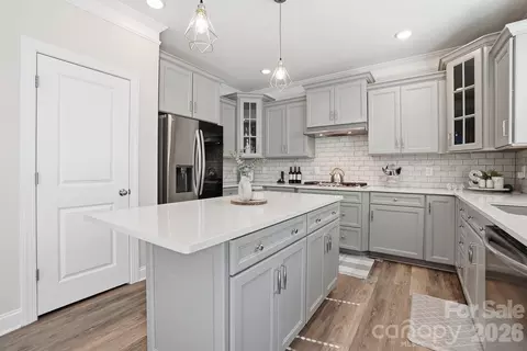 Kitchen - 1088 Baldwin Dr, Lancaster, SC 29720 photo 2 of 4