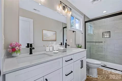 Bath - 99 Lee Dotson Rd, Fairview, NC 28730 photo 1 of 3