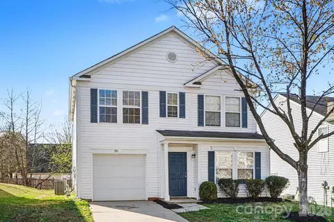911 Swearngan Ridge Ct, Charlotte, NC 28216