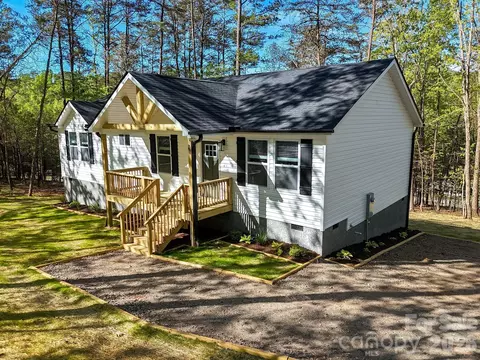 21 Woodchuck Ln, Marion, NC 28752