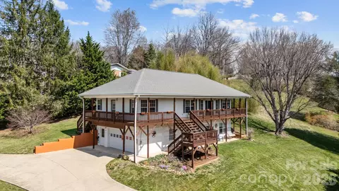 32 Keller St, Waynesville, NC 28786