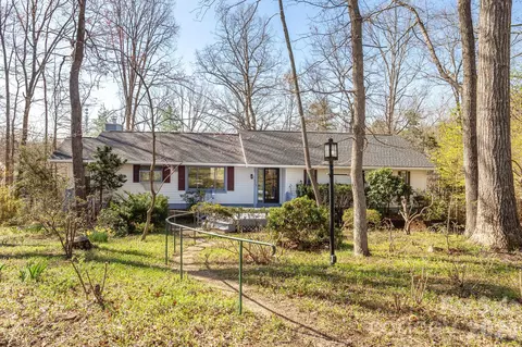 3113 Primrose Dr, Hendersonville, NC 28792