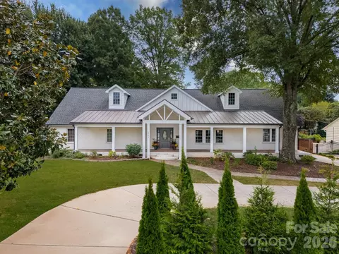 1121 S Wendover Rd, Charlotte, NC 28211