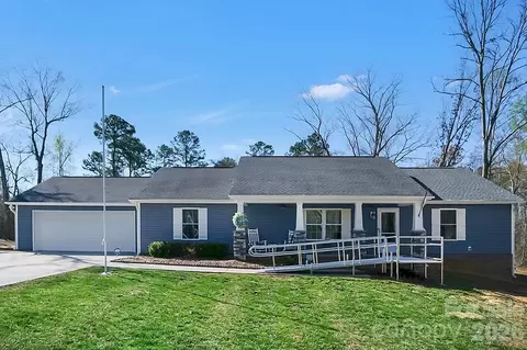 104 Stonewood Estates Dr, Cherryville, NC 28021