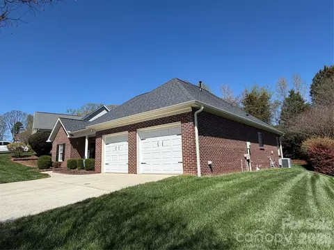 2148 Brookberry Ln, Gastonia, NC 28056