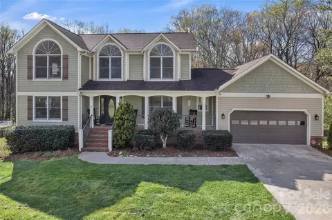 120 Oak Point Dr, Cherryville, NC 28021