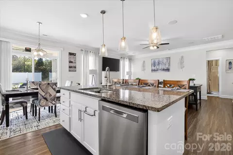 5516 Verona Rd, Charlotte, NC 28213