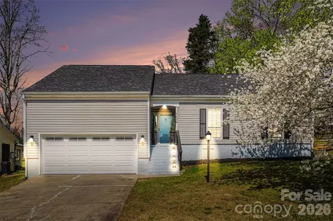 7138 Rena Mae Ln, Charlotte, NC 28227