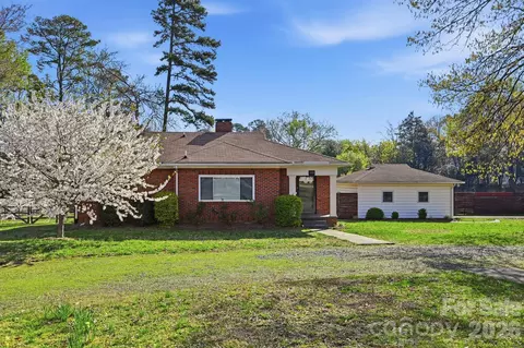 555 Peigler Nw St NW, Concord, NC 28027