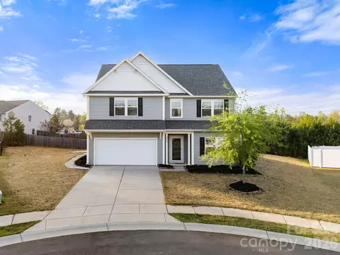 2838 Kinloch Ct, Clover, SC 29710