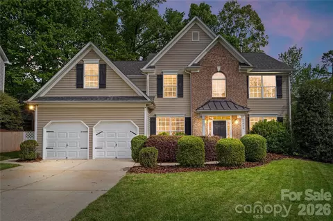 8606 Driscoll Ct, Charlotte, NC 28269