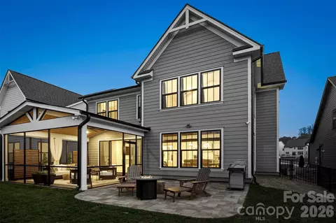 2723 Ritz Ln, Matthews, NC 28105