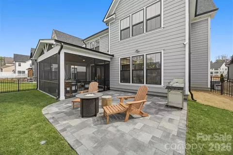 Exterior - 2723 Ritz Ln, Matthews, NC 28105 photo 7 of 11