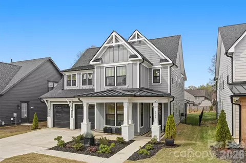 Exterior - 2723 Ritz Ln, Matthews, NC 28105 photo 11 of 11