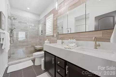Bath - 30132 Turtle Point Ct, Lancaster, SC 29720 photo 1 of 4