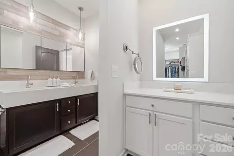 Bath - 30132 Turtle Point Ct, Lancaster, SC 29720 photo 2 of 4
