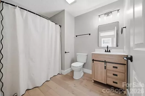 Bath - 800 Meadowview Dr, Boone, NC 28607 photo 1 of 1