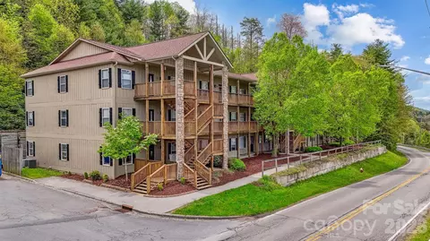 800 Meadowview Dr, Boone, NC 28607