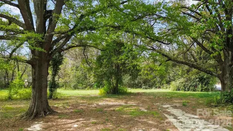 819 Interurban Ave, Charlotte, NC 28208