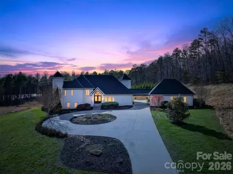 300 Springhill Dr, Rutherfordton, NC 28139